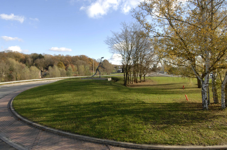 Bernissart. Œuvre d'art du carrefour "Dinosaures".