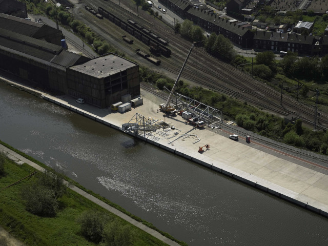 Tubize. Clabecq. Canal Charleroi-Bruxelles. Quai de déchargement.
