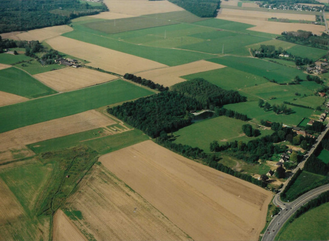 Neuville-en-Condroz. Ehein. Contournement de Neuville-village à travers les campagnes.