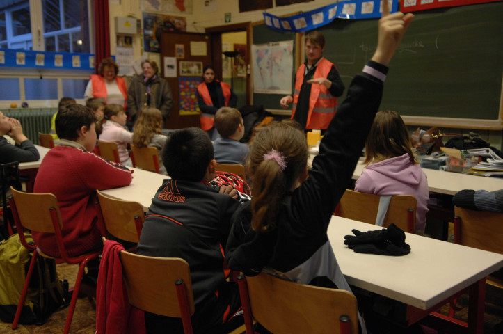 Mons. Passage du brevet de cycliste.