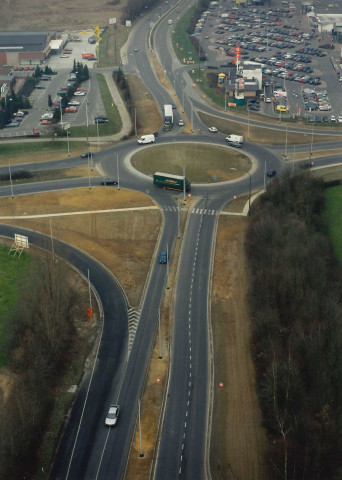 Nivelles. Giratoire de la RN 6 et du ring sud 24.