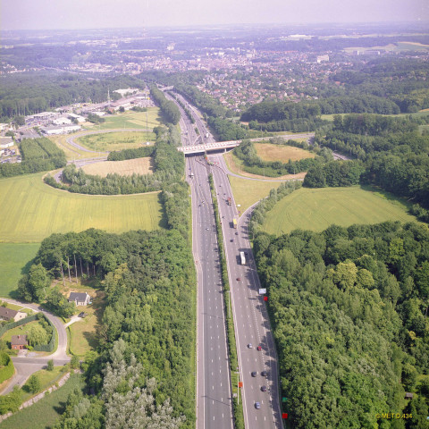 Wavre. E411, N4 et N25.