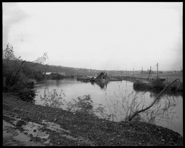 Floriffoux (Bauce). Chantier de rectification de la Sambre.