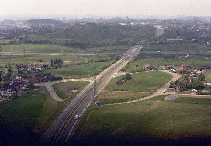 Gilly. Route de la Basse-Sambre.