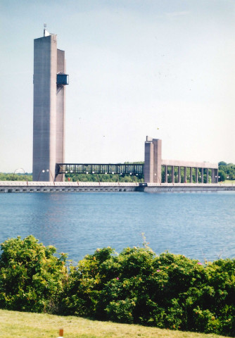 Froidchapelle. Boussu-lez-Walcourt. Aménagements touristiques le long du lac de l'Eau d'Heure. Tour panoramique.