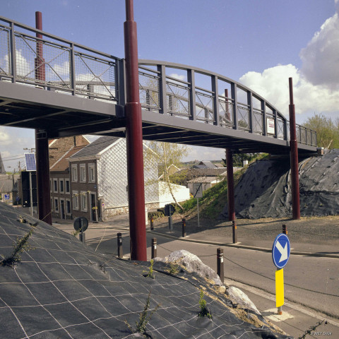 Thimister-Clermont. Thimister. Passerelle du RAVeL (ancienne ligne SNCB 38).
