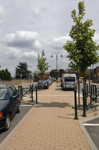 Marche-en-Famenne. Bus TEC et aménagements urbains.