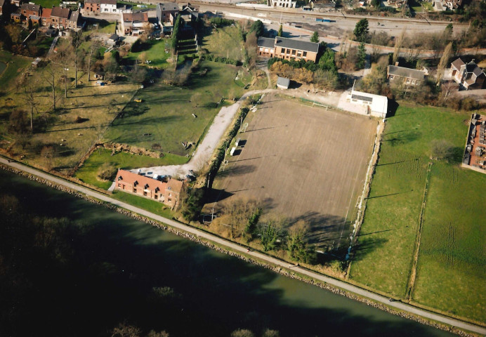 Montigny-le-Tilleul. Landelies. Terrains sur Sambre.