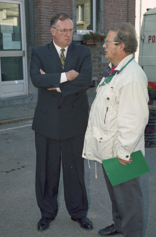 Godinne et Yvoir. Visite des chantiers des ponts par Michel Lebrun, ministre de l'Aménagement du territoire, de l'Équipement et des Transports.